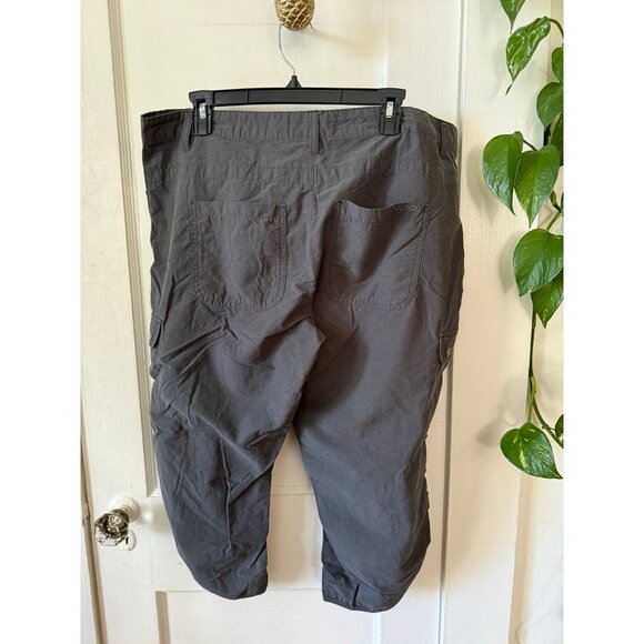 Woolrich woman’s size 12 grey Capri short pants - Picture 6 of 7